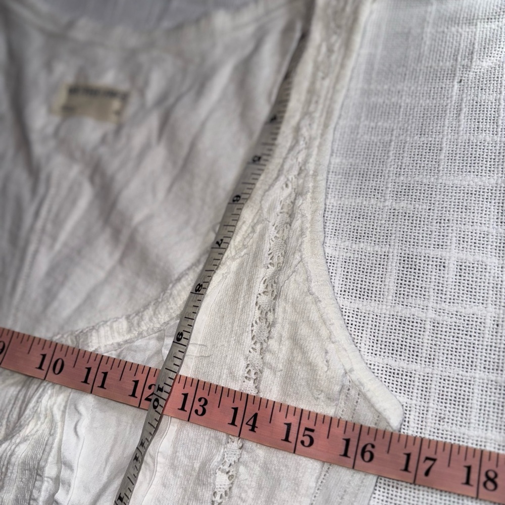 Euc We the Free white button down tank top sz medium - Picture 10 of 10